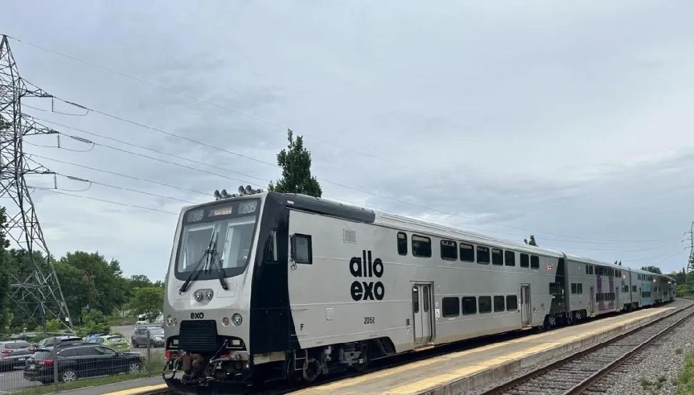 中國(guó)造！雙層不銹鋼列車在加拿大載客
